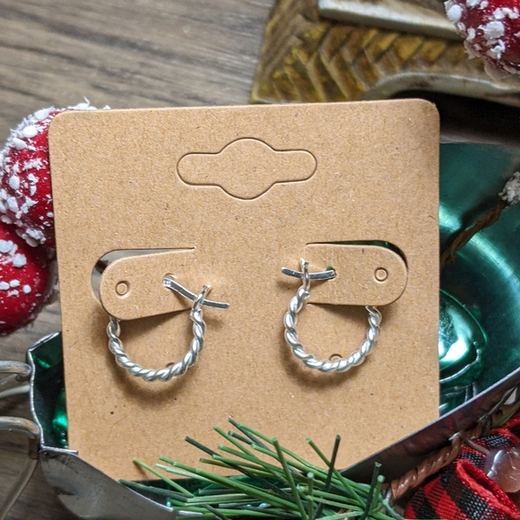 Twisted French Lock Hoops - Picture 4 of 4